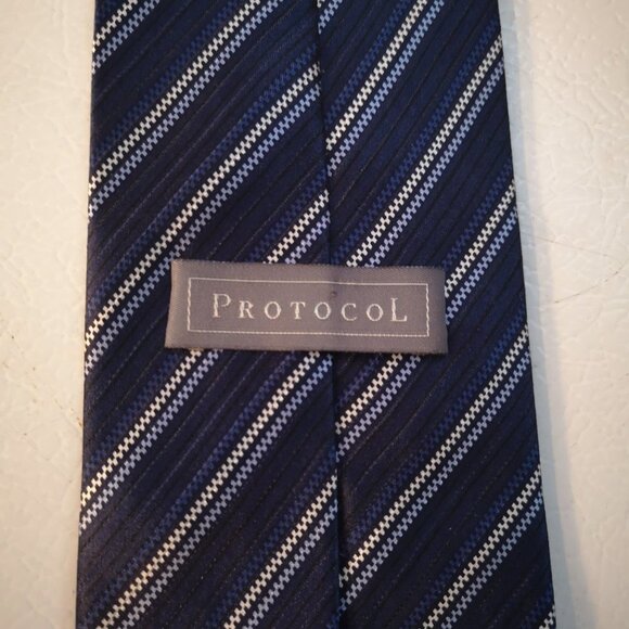 Protocol Men's Navy with Off White & Light Blue Stripe Silk Tie - Picture 3 of 4
